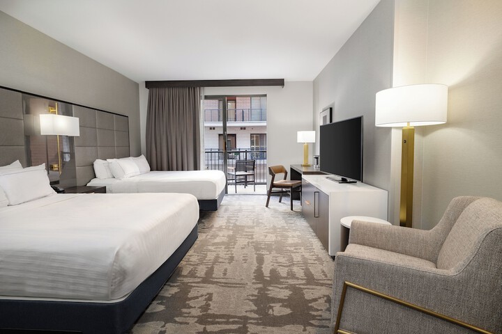 Hilton Promenade at Branson Landing