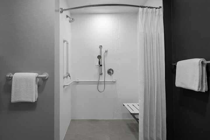 Courtyard by Marriott Los Angeles Burbank Airport