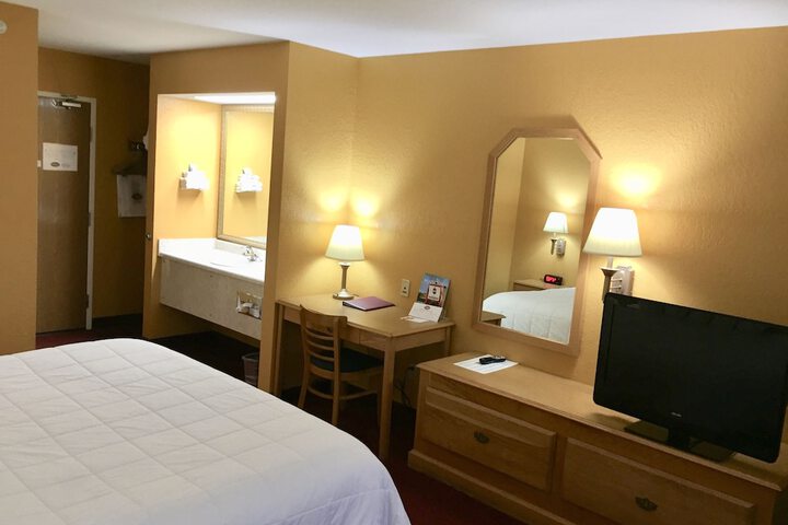 Room 25 of 36