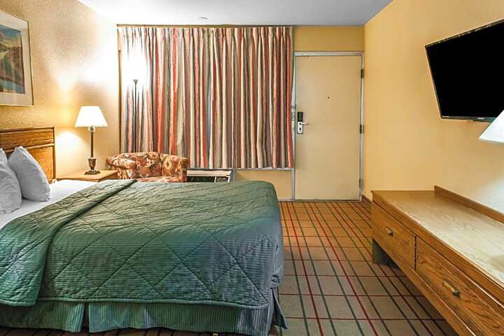 Rodeway Inn East