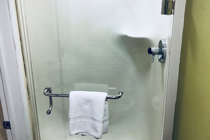 Room 7 of 42