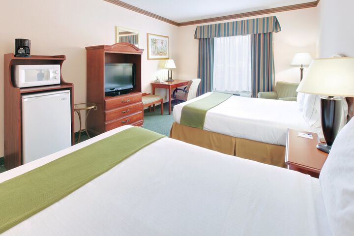 Holiday Inn Express Hotel & Suites Cleveland by IHG