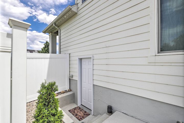Short Drive to State Parks: Herber City Apt
