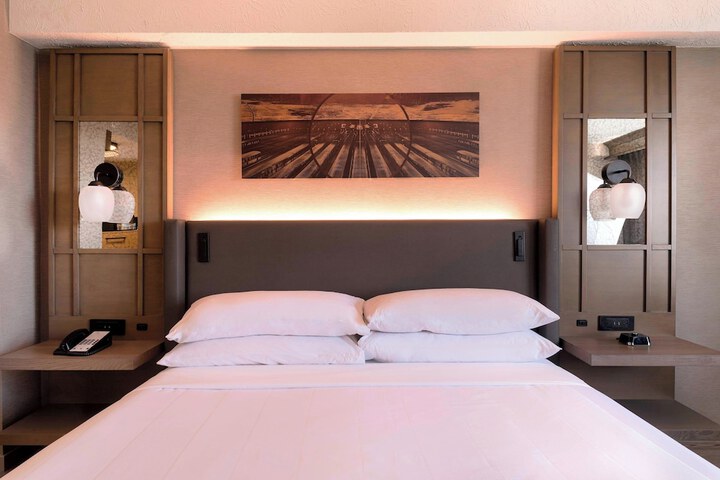 Room 19 of 73