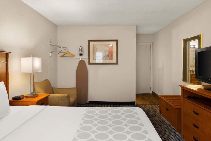 Room 35 of 47