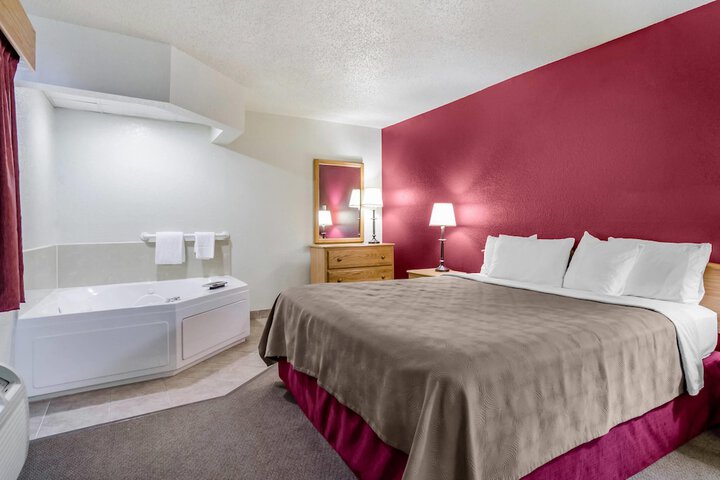 Rodeway Inn Hesston