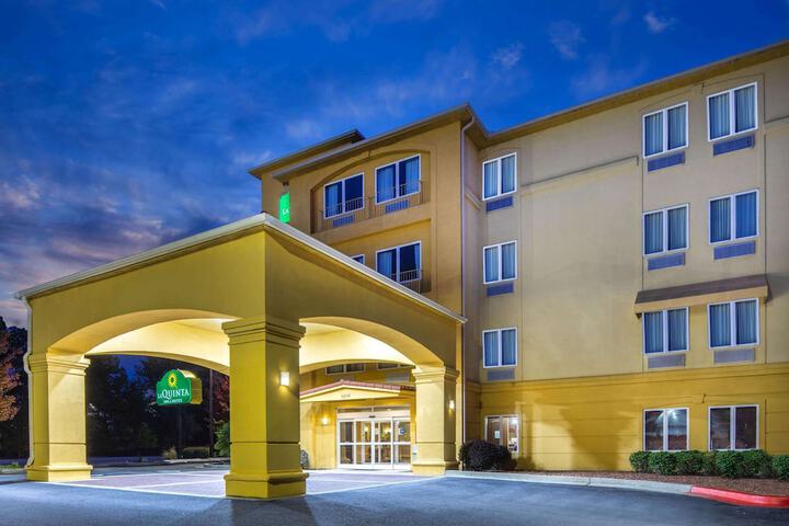 La Quinta Inn & Suites by Wyndham Atlanta-Union City