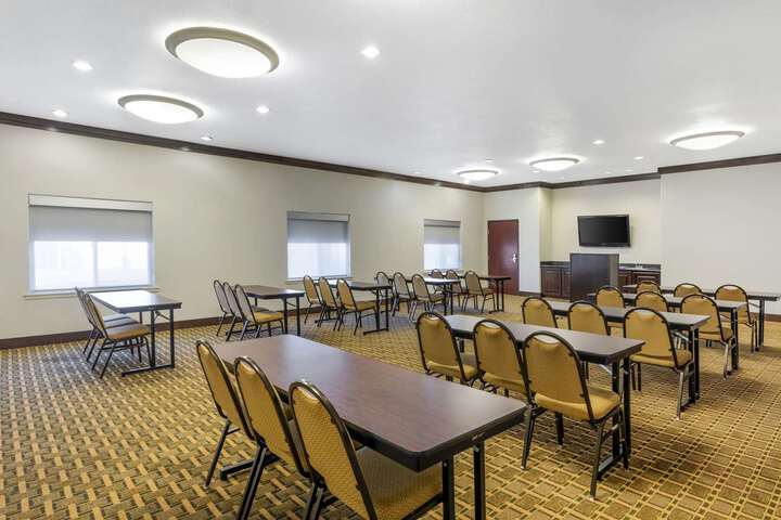 Comfort Inn & Suites (Formerly Executive Inn & Suites Mexia)
