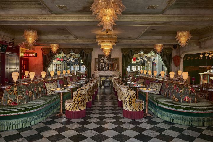Lafayette Hotel & Club