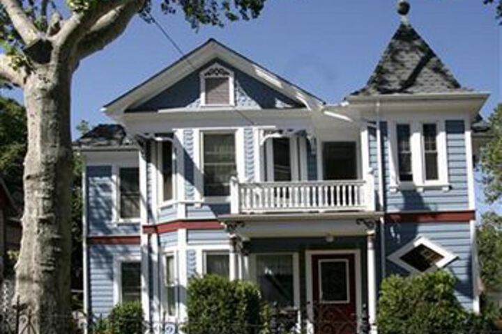 Albert Shafsky House Bed and Breakfast