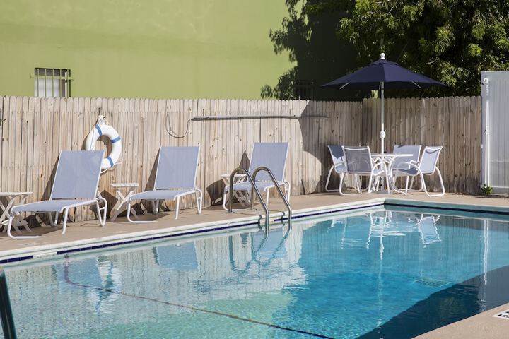 Pool 11 of 35