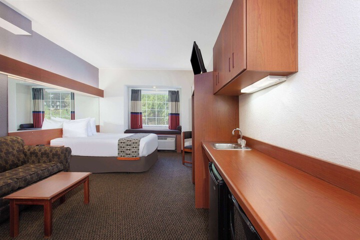 Room 21 of 53