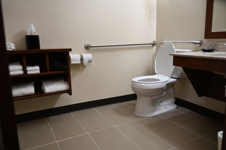 Giles Hotel Inn & Suites