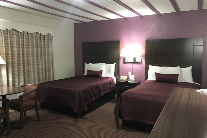 Room 21 of 38