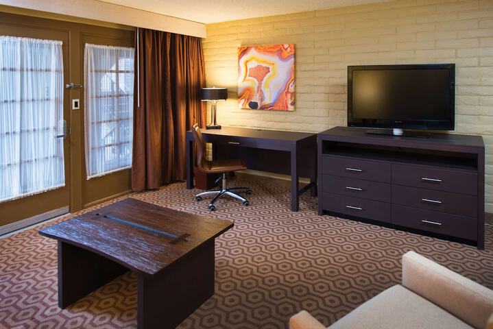 Room 43 of 68