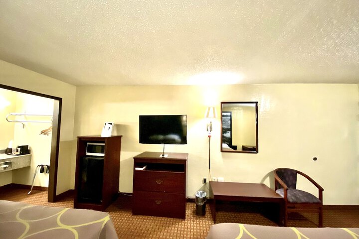 Room 19 of 35