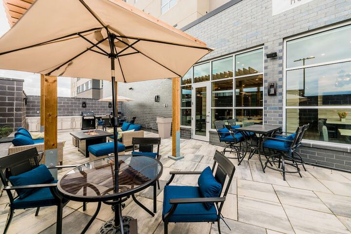 Hyatt House Winnipeg-South / Outlet Collection