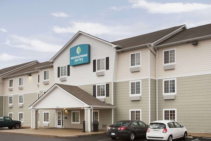 Hotel 4 of 25