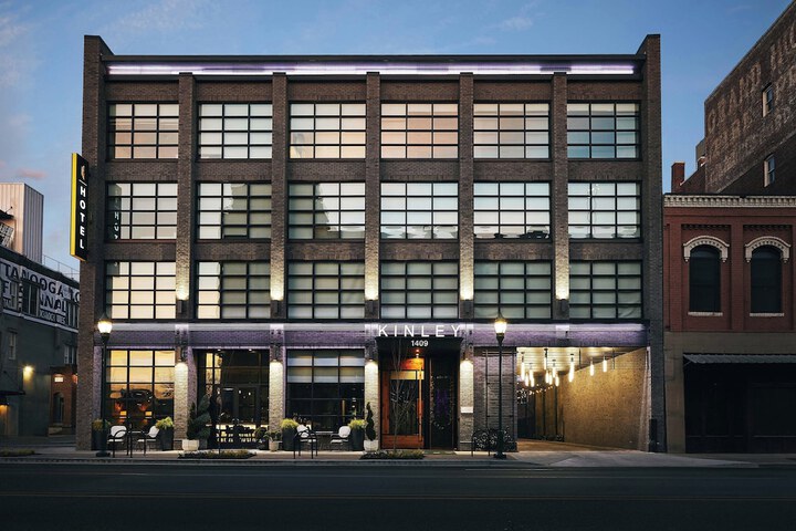 Hotel 2 of 33