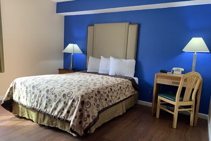 Room 18 of 40