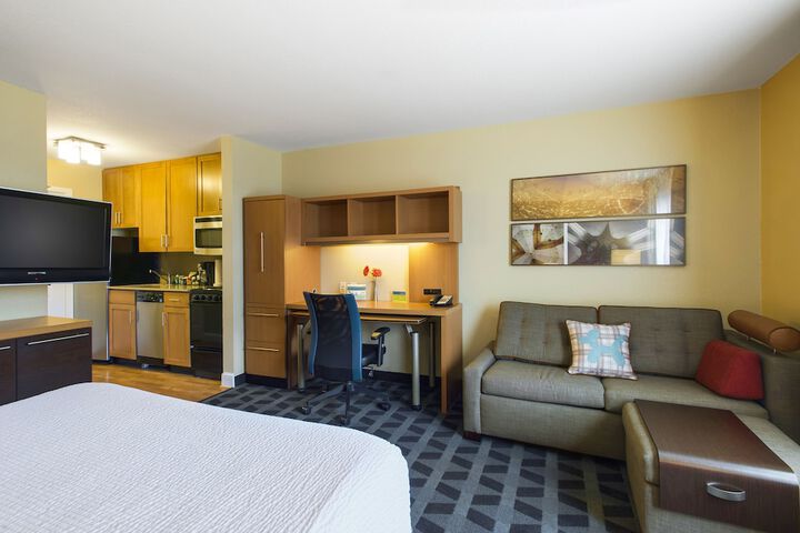 Room 16 of 32