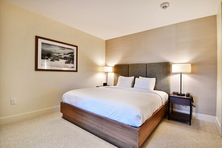 Room 121 of 187