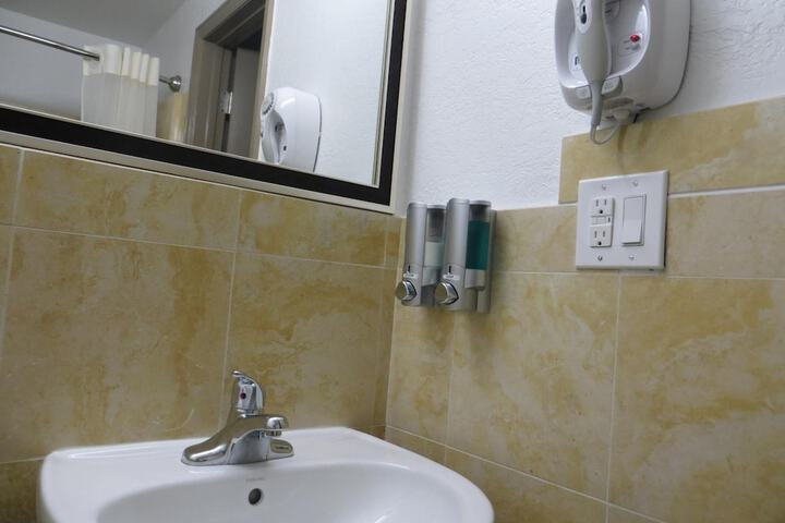 Budget Inn