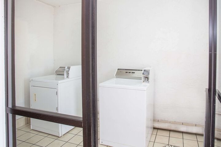 Room 6 of 17