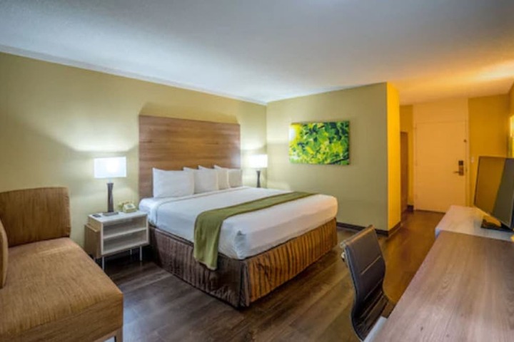 Room 15 of 32