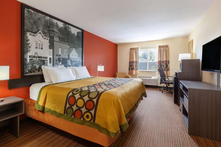 Room 13 of 23