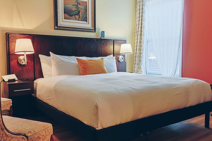Room 80 of 102