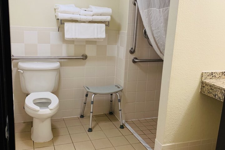 AmericInn by Wyndham Kewanee