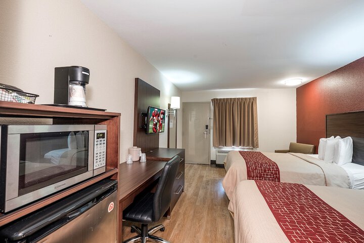 Room 28 of 32