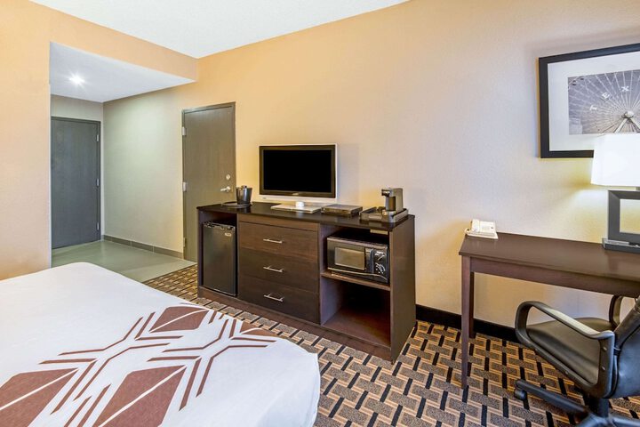 Room 12 of 15