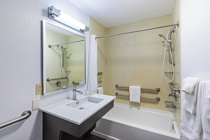 Candlewood Suites Hattiesburg by IHG