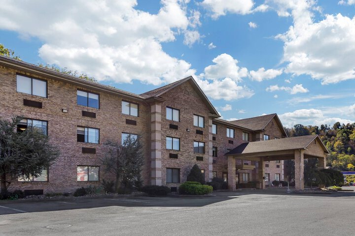 Comfort Inn Huntington near University area