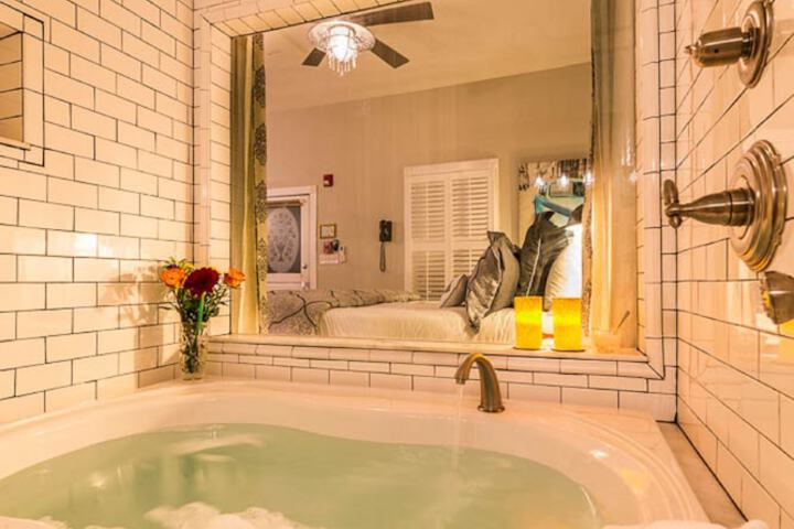 Hot Tub 63 of 66