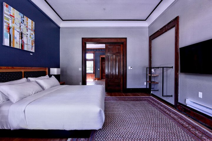 Room 73 of 89