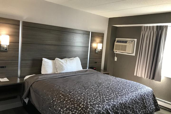 Room 17 of 35