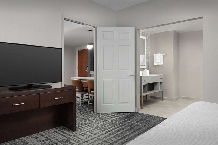 Room 34 of 48