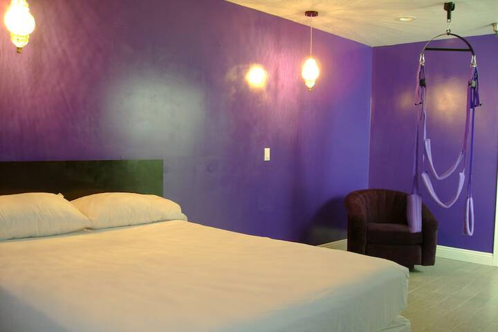Room 11 of 36