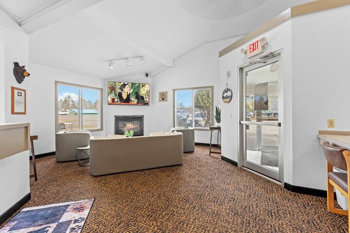 Nisswa Hotel and Suites