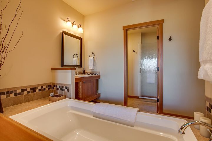 Hot Tub 56 of 70