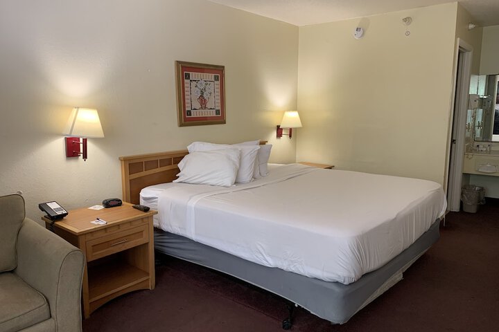 Room 11 of 23