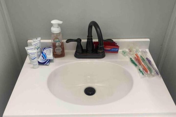2 Bed Berkshire Apt minutes to Jiminy Peak Ski