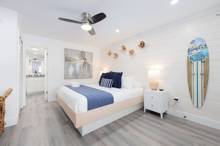 Siesta Key Beach Resort and Suites