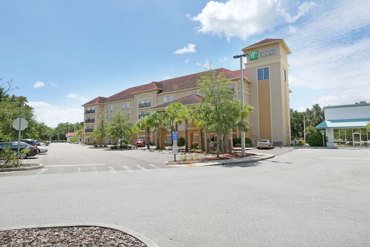 Hotel 6 of 73