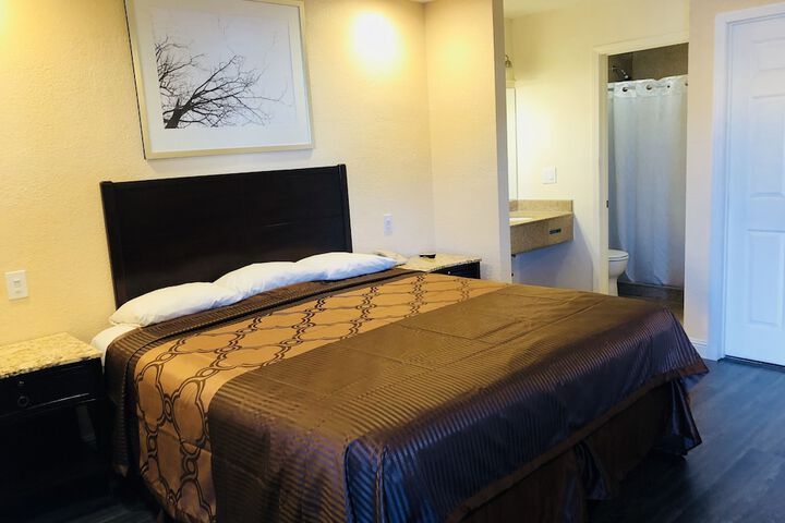 Room 5 of 19