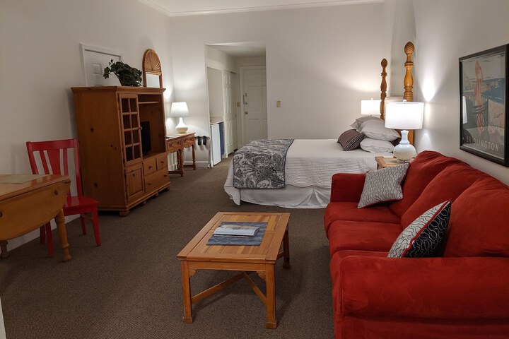 Room 21 of 36
