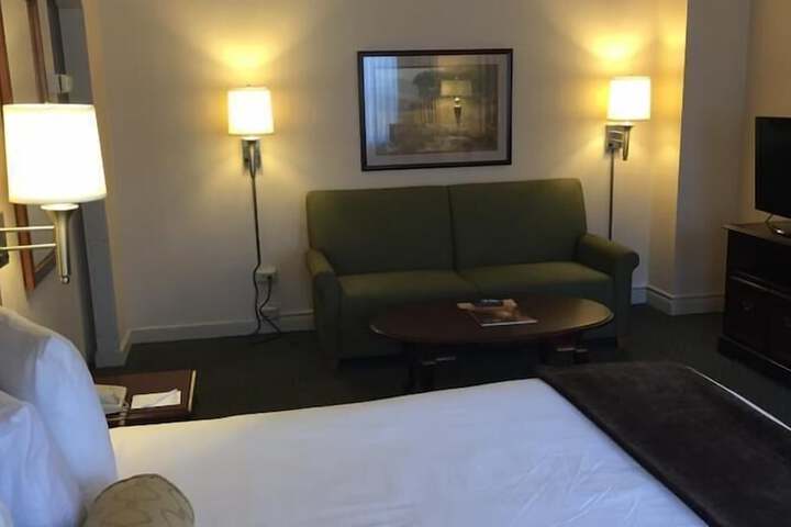 Room 14 of 32
